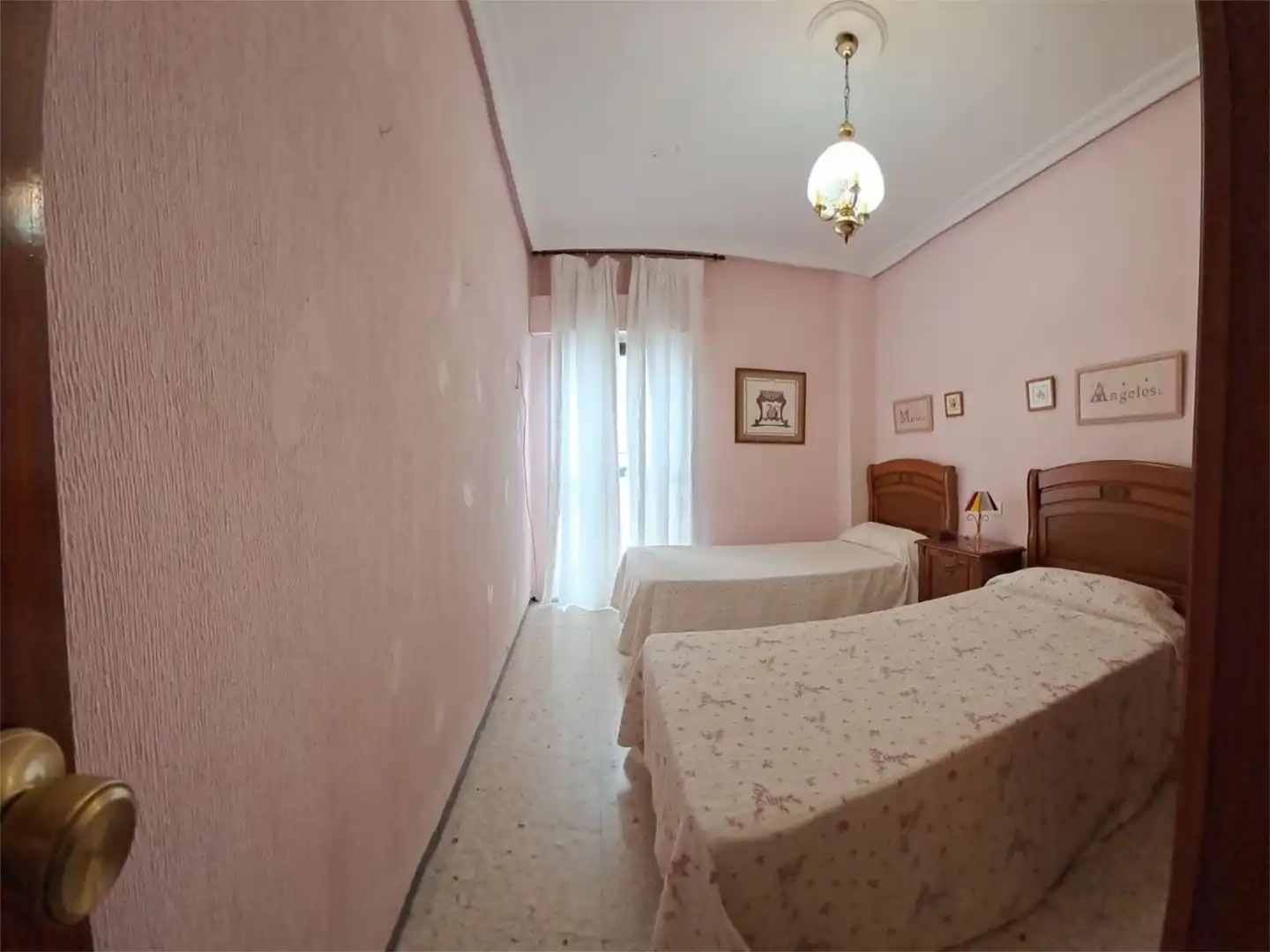 Einfamilien-Reihenhaus zum Verkauf in Gelves Schlafzimmer von Einfamilien-Reihenhaus zum Verkauf in Gelves mit Klimaanlage, Terrasse und Balkon