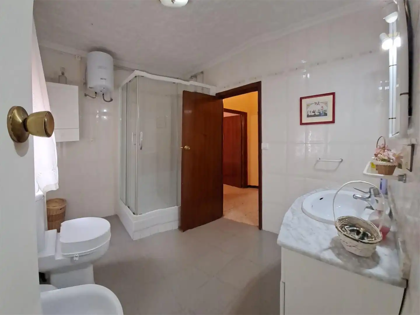 Einfamilien-Reihenhaus zum Verkauf in Gelves Badezimmer von Einfamilien-Reihenhaus zum Verkauf in Gelves mit Klimaanlage, Terrasse und Balkon