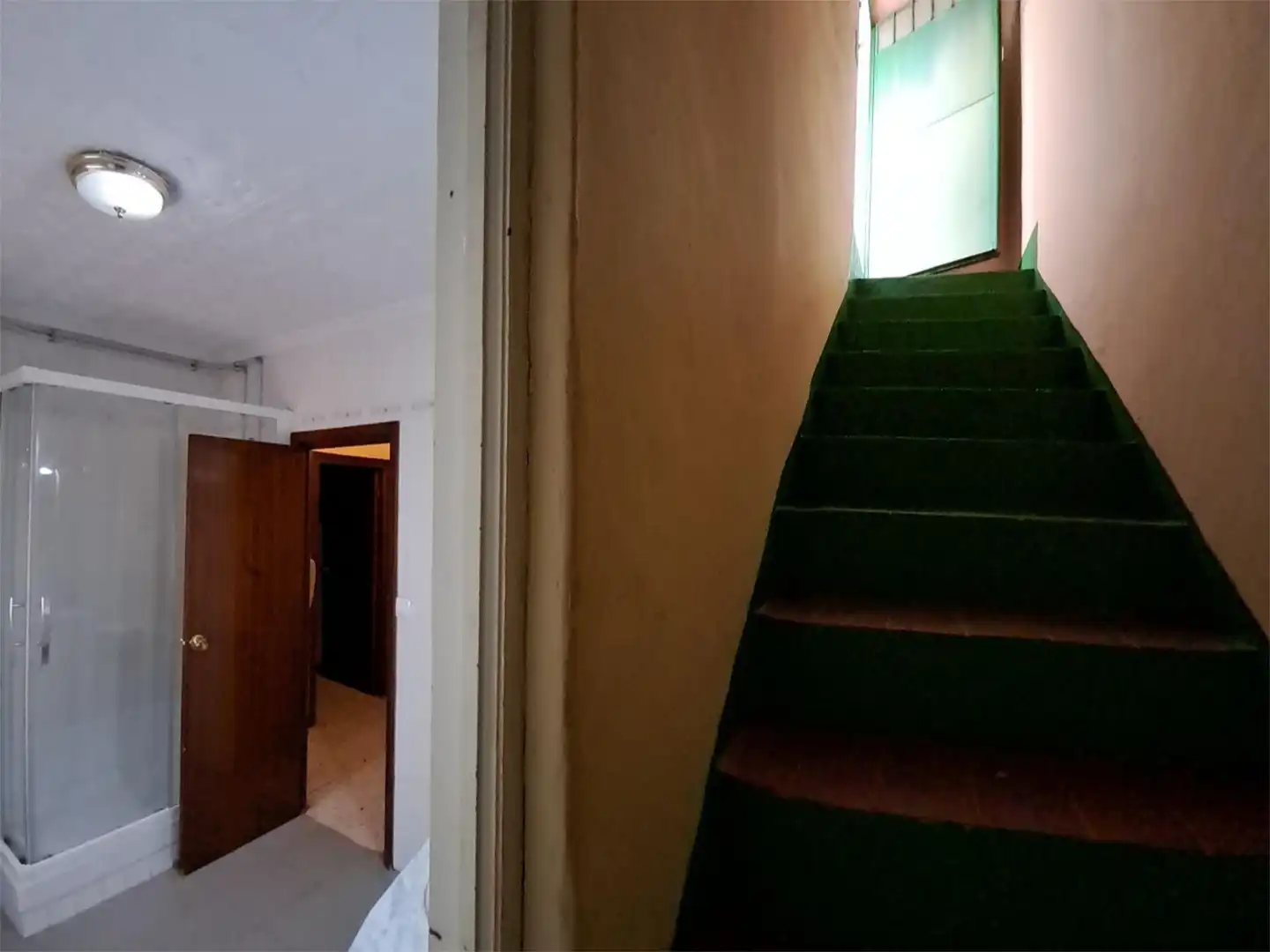 Einfamilien-Reihenhaus zum Verkauf in Gelves Einfamilien-Reihenhaus zum Verkauf in Gelves mit Klimaanlage, Terrasse und Balkon