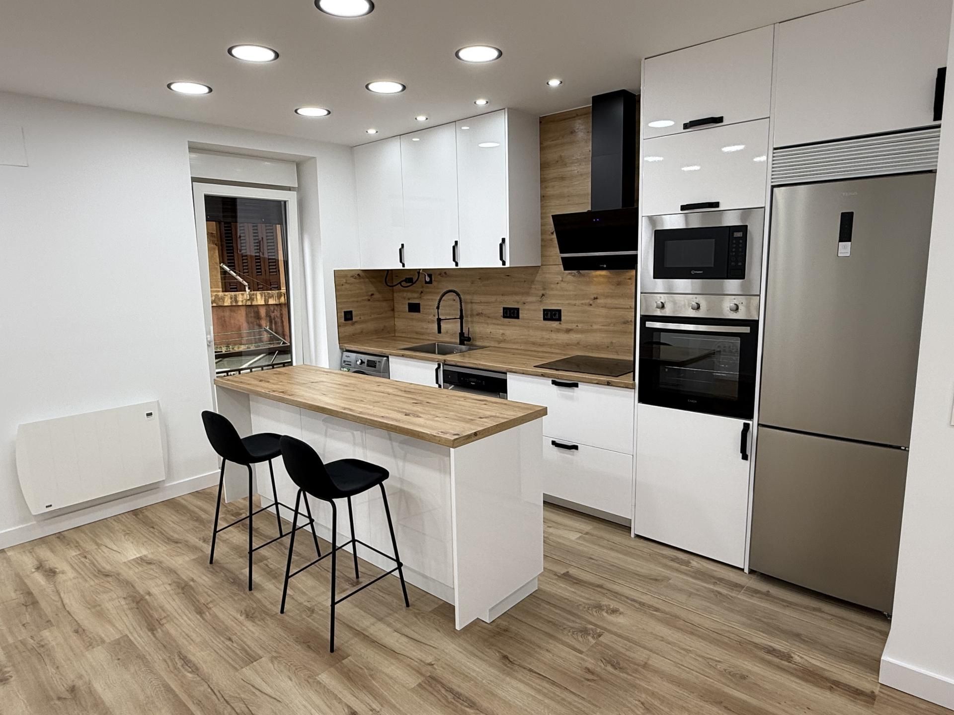 Kitchen of Flat for sale in Errenteria  with Balcony