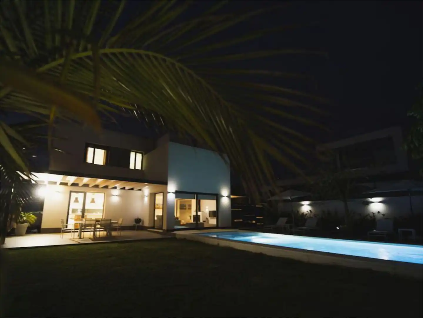 Casa o chalet de alquiler en Calle Crucero, 6, Conil Jardín de Casa o chalet de alquiler en Conil de la Frontera con Aire acondicionado, Terraza y Piscina
