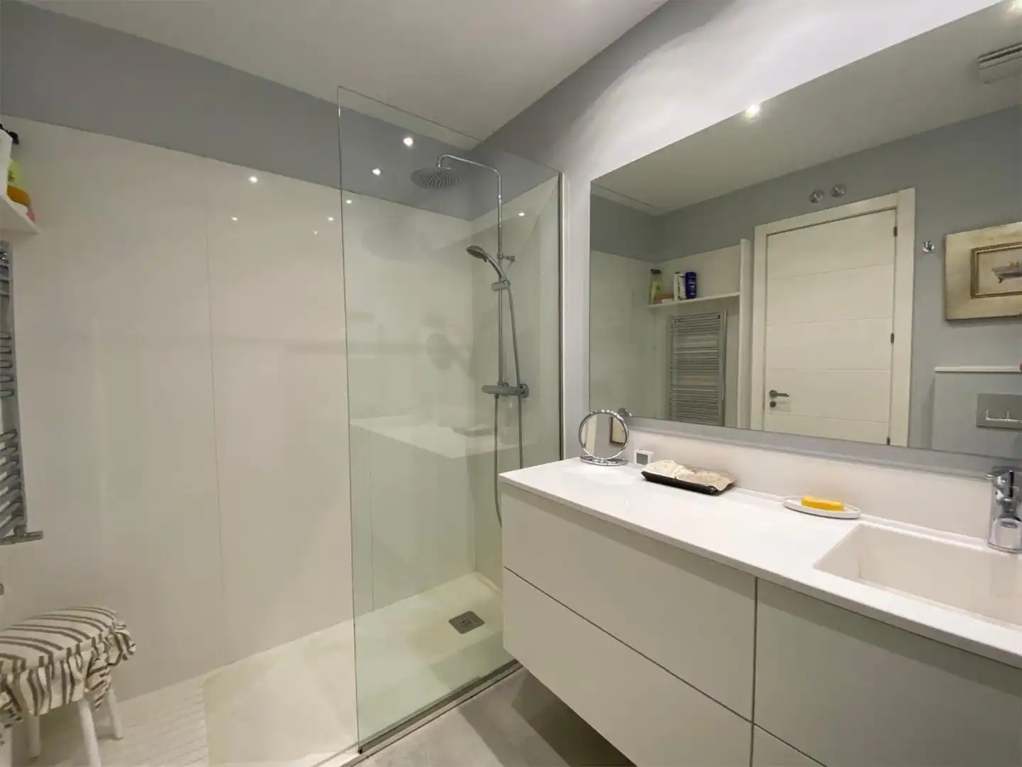 Flat for sale in Calle del Arte, 1, Costillares Bathroom of Flat for sale in Madrid with Air Conditioner, Heating and Private garden