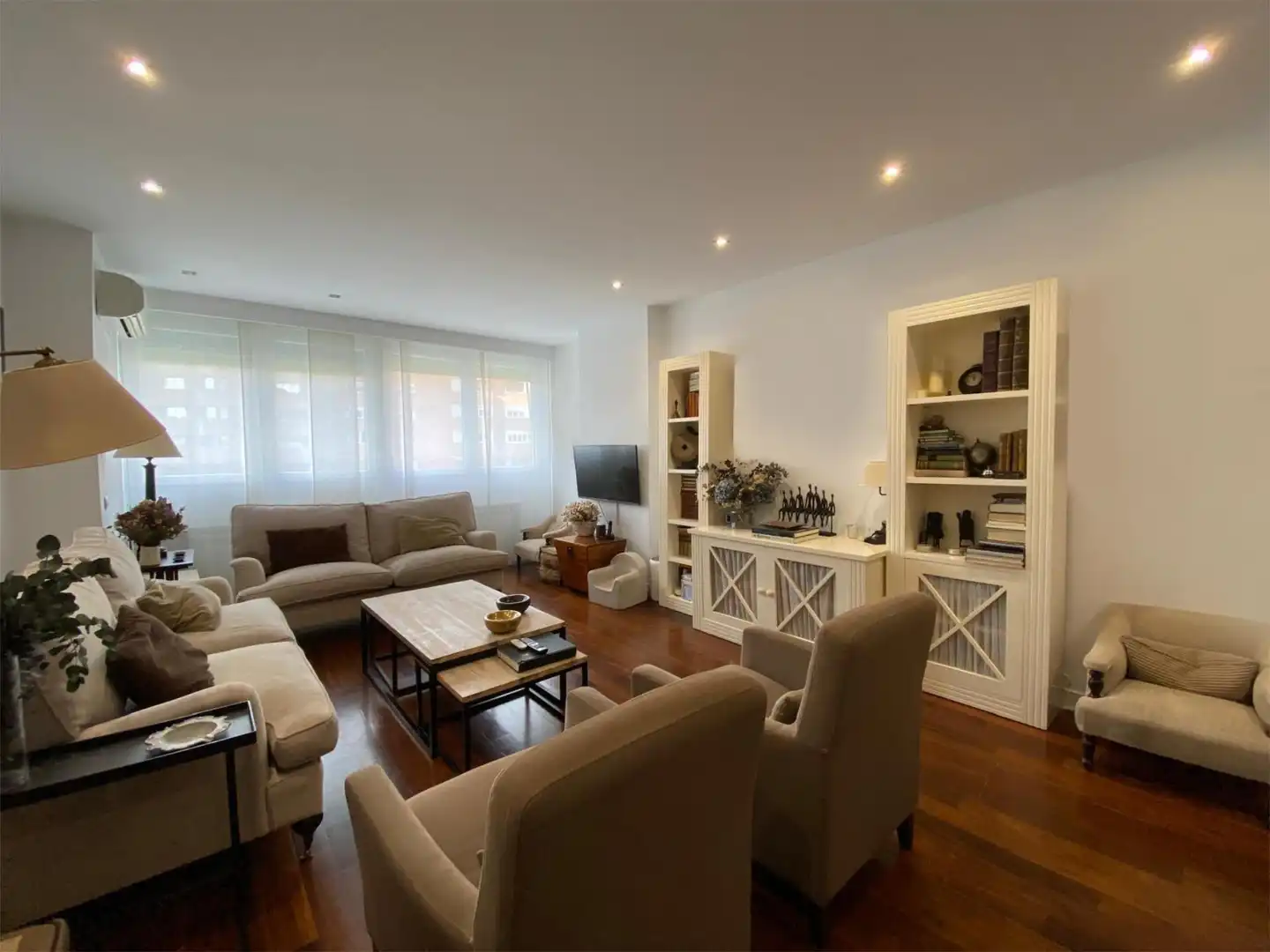 Flat for sale in Calle del Arte, 1, Costillares Living room of Flat for sale in Madrid with Air Conditioner, Heating and Private garden