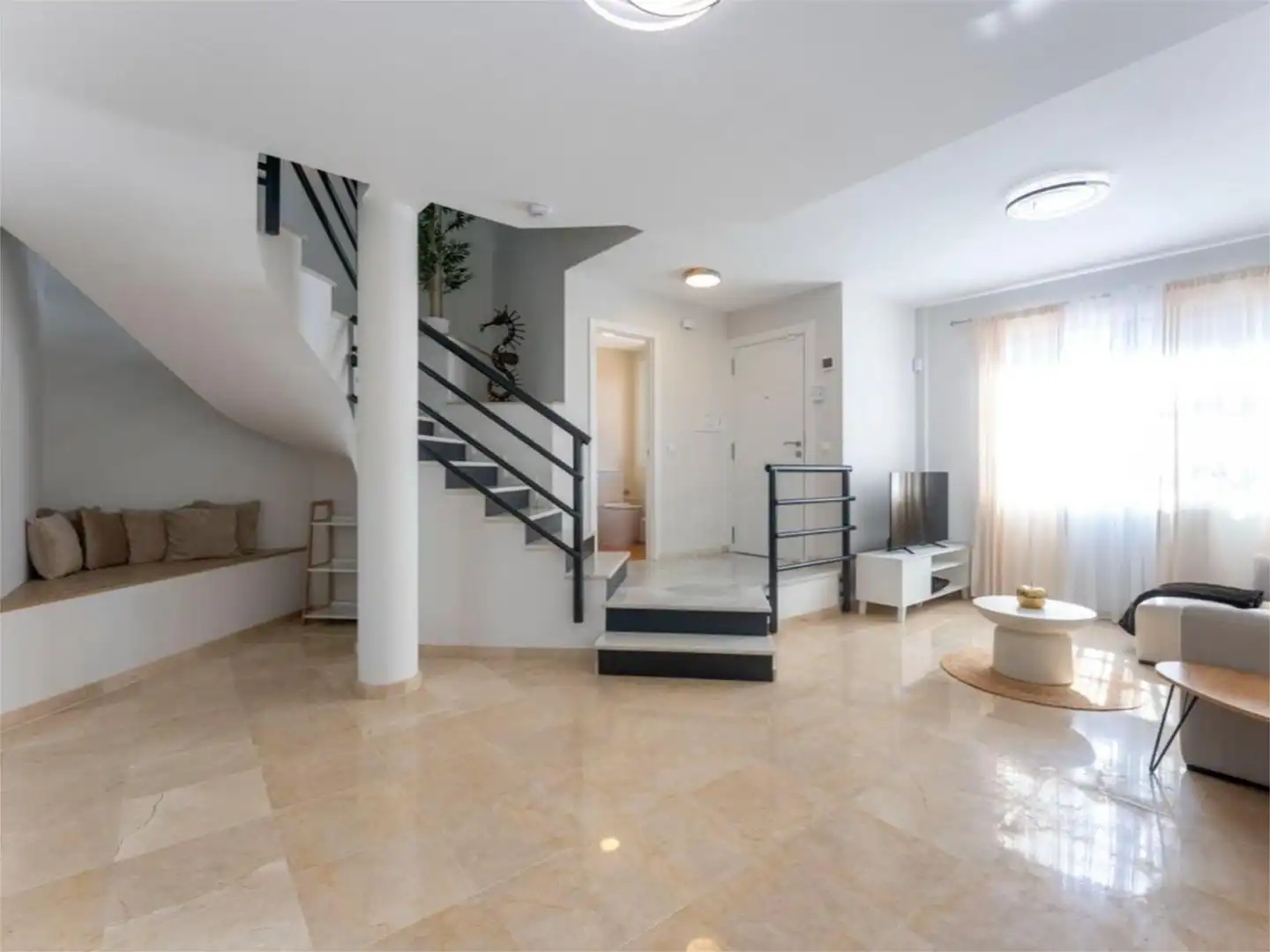Casa adosada en venda a Avenida de Los Alisos, 25, Cabopino - Artola Casa adosada en venda en Marbella amb Aire condicionat, Terrassa i Piscina