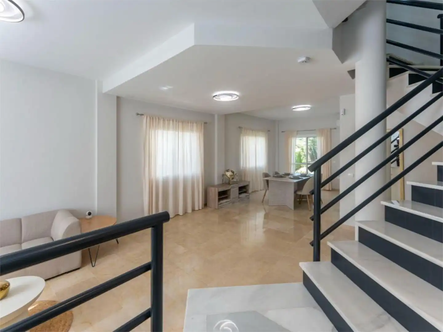 Casa adosada en venda a Avenida de Los Alisos, 25, Cabopino - Artola Casa adosada en venda en Marbella amb Aire condicionat, Terrassa i Piscina