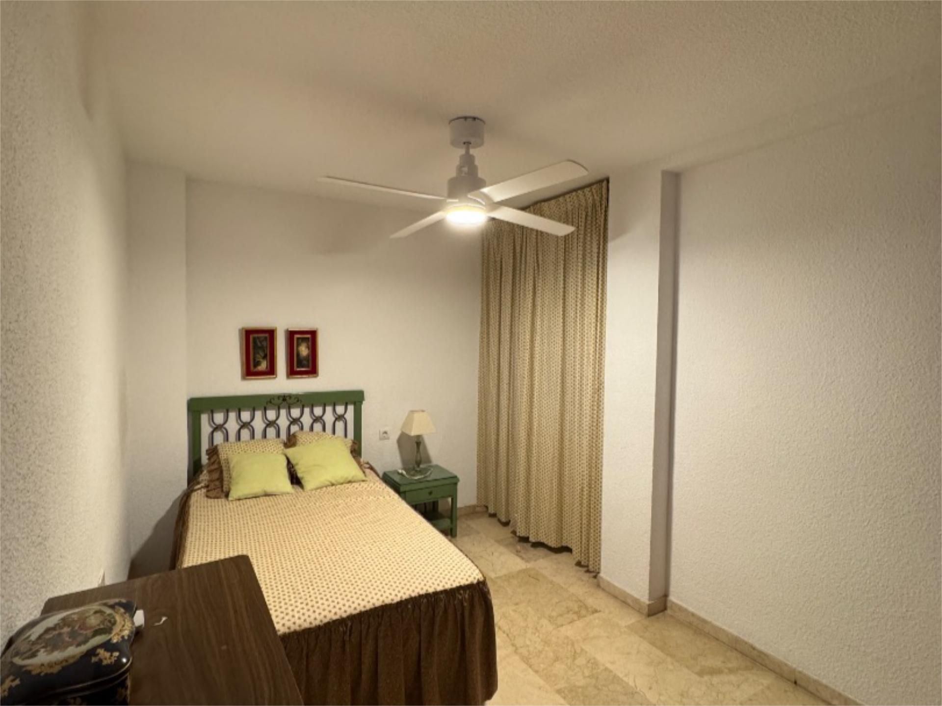 Habitación de Piso en venta en  Granada Capital con Aire acondicionado, Calefacción y Terraza