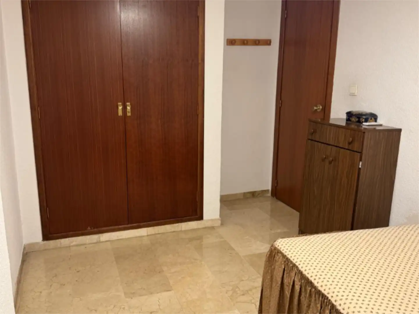 Bedroom of Flat for sale in  Granada Capital  with Air Conditioner and Terrace