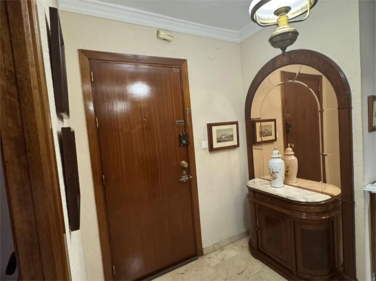 Flat for sale in  Granada Capital  with Air Conditioner and Terrace