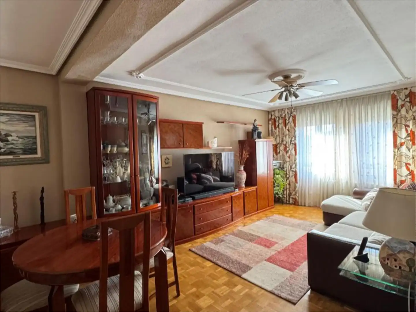 Sala d'estar de Pis en venda en Valladolid Capital amb Calefacció i Parquet