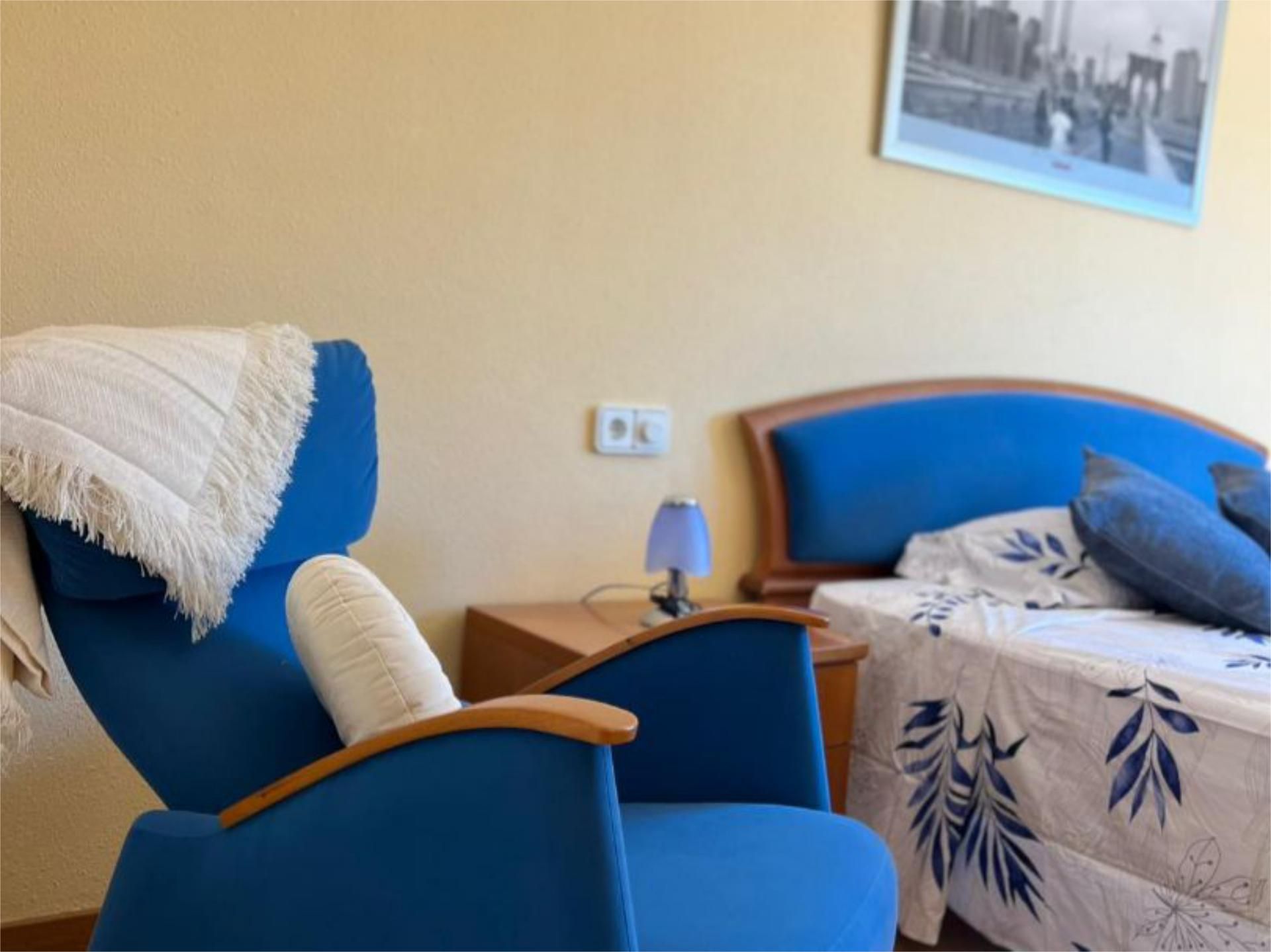 Habitación de Casa adosada de alquiler en Cambrils con Terraza, Piscina y Balcón