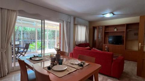 Foto 4 de Casa adosada de alquiler en Carrer Còrsega, 2, Els Ametllers, Cambrils