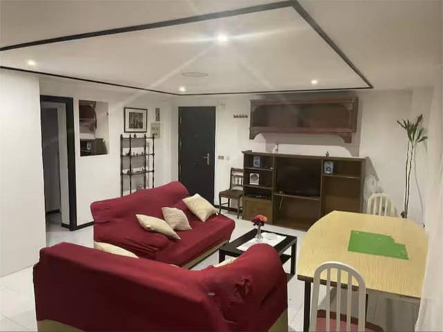 Piso en Alquiler en Calle de las Islas Bermudas, 12 en Tres Olivos - Valverde