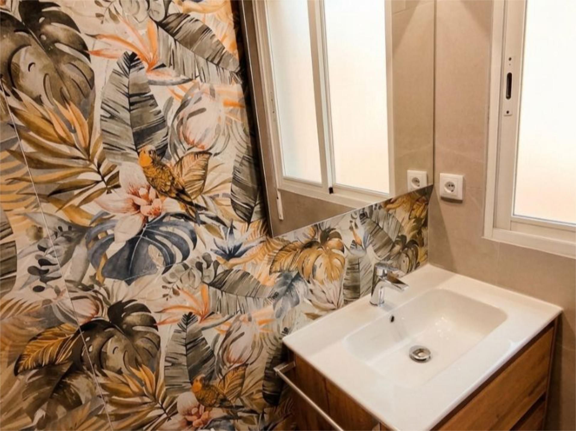 Bany de Pis de lloguer en  Zaragoza Capital amb Calefacció i Terrassa