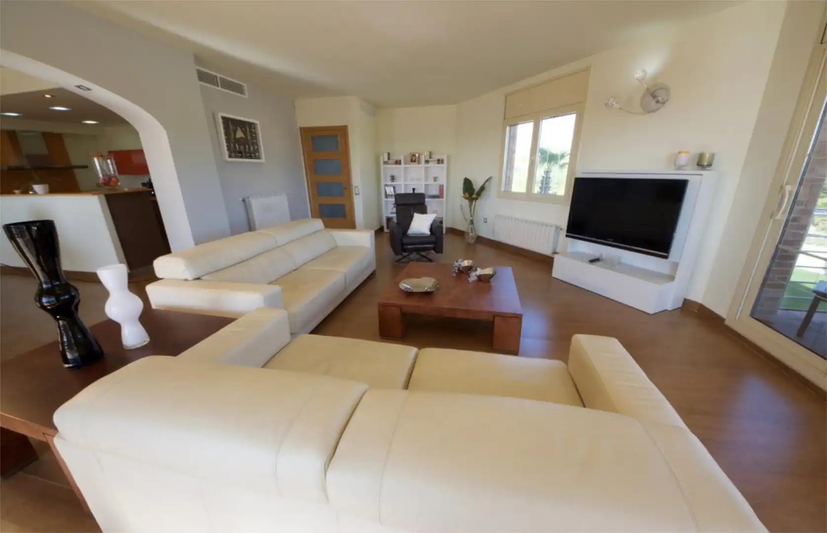 Casa o chalet en venta en Avinguda Barceloneta, 2, L'Ampolla Sala de estar de Casa o chalet en venta en L'Ampolla con Aire acondicionado, Calefacción y Jardín privado