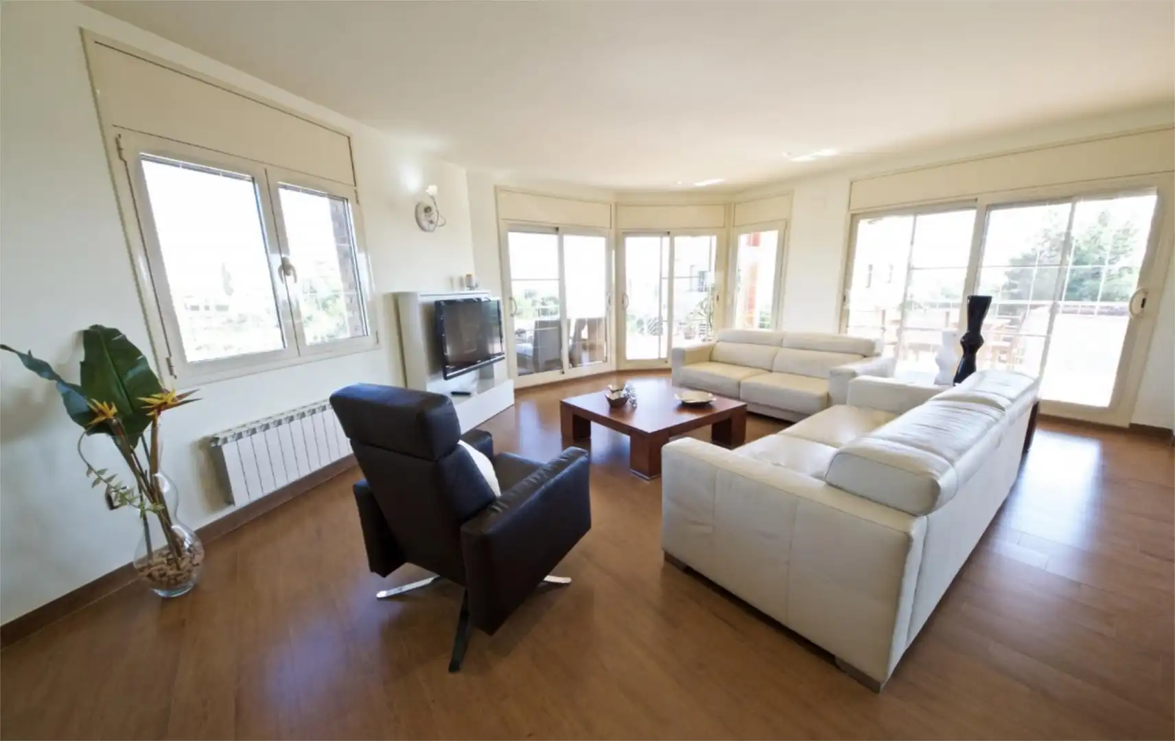 Casa o chalet en venta en Avinguda Barceloneta, 2, L'Ampolla Sala de estar de Casa o chalet en venta en L'Ampolla con Aire acondicionado, Calefacción y Jardín privado