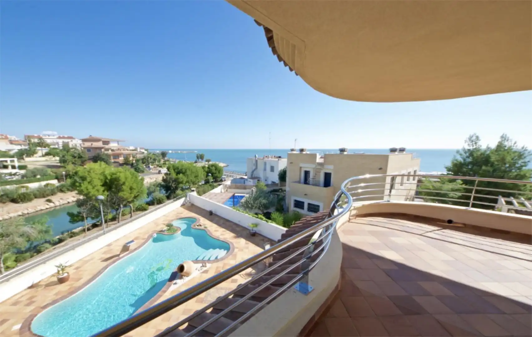Casa o chalet en venta en Avinguda Barceloneta, 2, L'Ampolla Piscina de Casa o chalet en venta en L'Ampolla con Aire acondicionado, Calefacción y Jardín privado