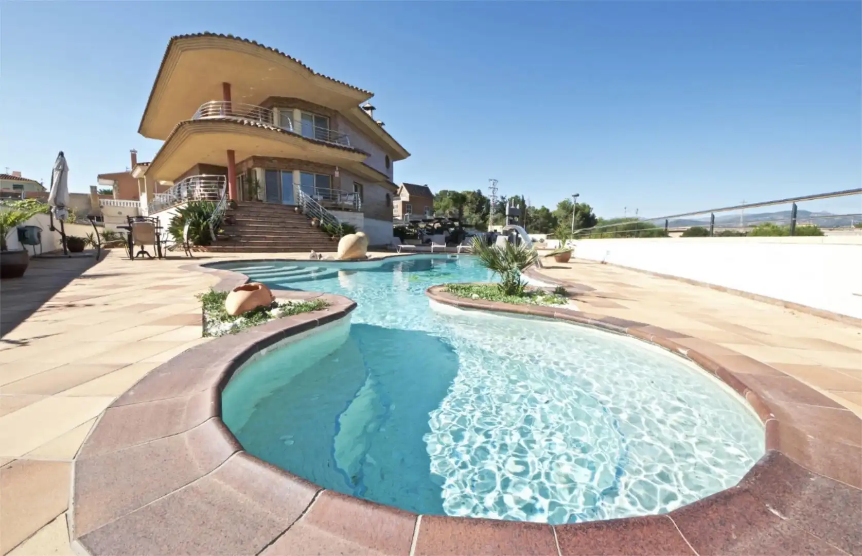 Casa o chalet en venta en Avinguda Barceloneta, 2, L'Ampolla Piscina de Casa o chalet en venta en L'Ampolla con Aire acondicionado, Calefacción y Jardín privado