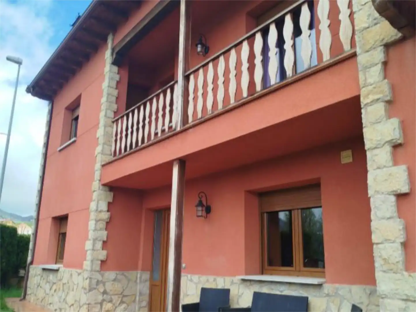 Casa o xalet en venda a Calle Solasierra, 65, Riaño Vista exterior de Casa o xalet en venda en Riaño amb Terrassa i Balcó