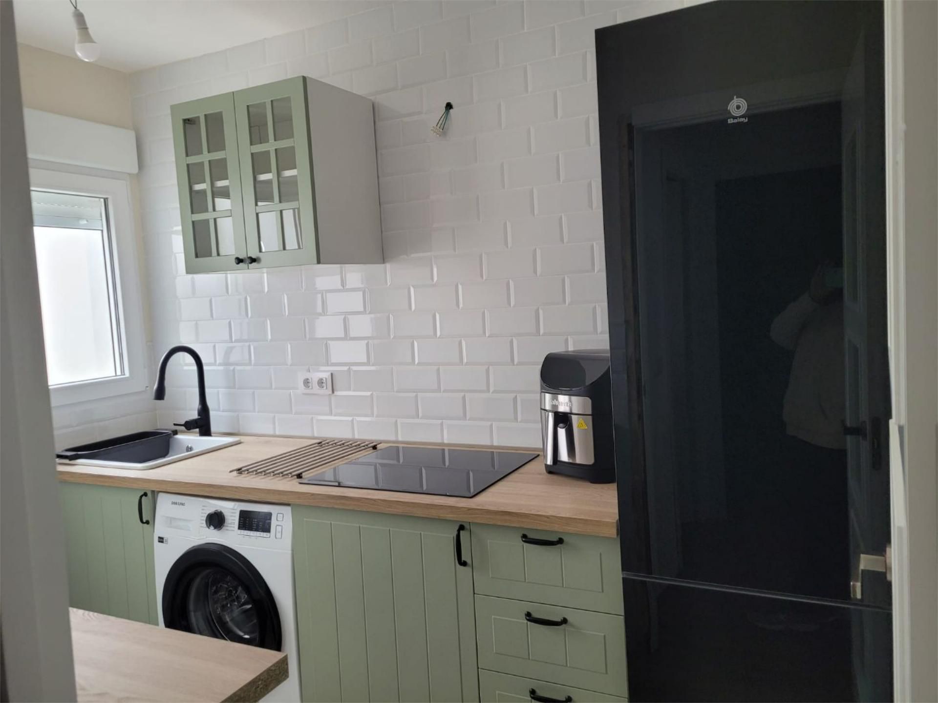 Planta baja en venta en SE-530, 15, El Castillo de las Guardas Cocina de Planta baja en venta en El Castillo de las Guardas con Aire acondicionado, Terraza y Trastero