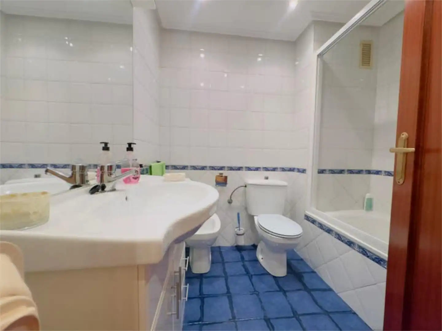Piso en venta en Navarrete Baño de Piso en venta en Navarrete con Calefacción, Terraza y Trastero