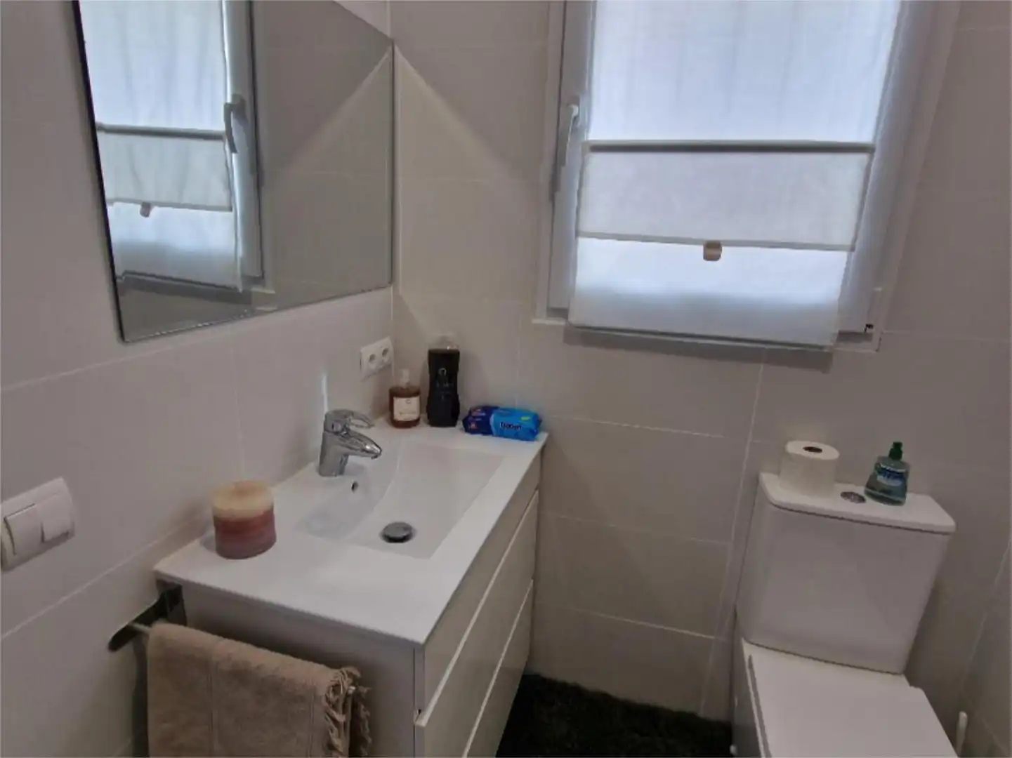 Baño de Casa adosada de alquiler en Alboloduy con Calefacción, Parquet y Terraza