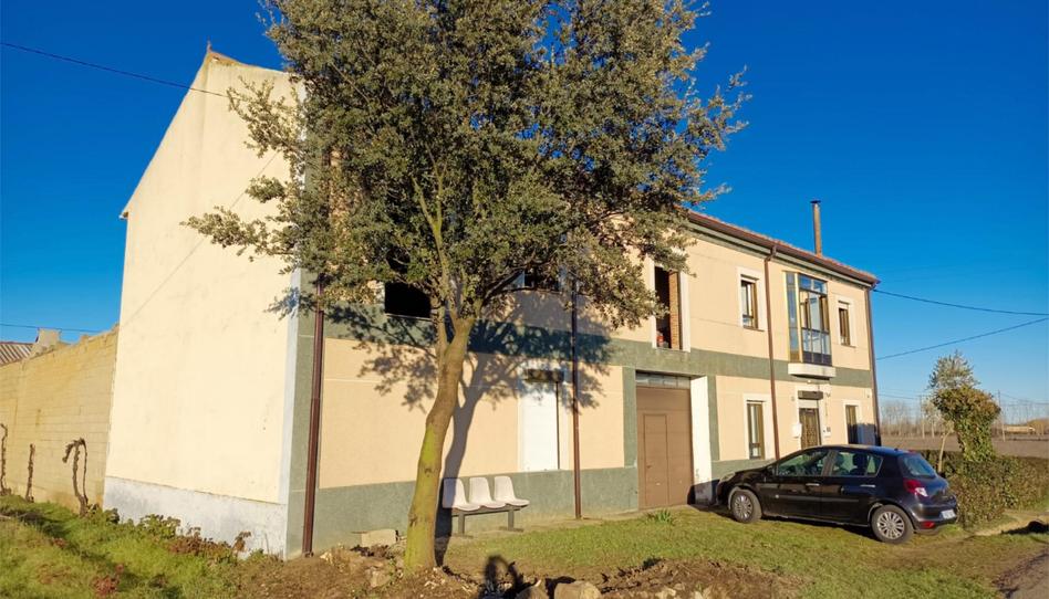 House or chalet for sale in Calle Esmeralda, 76, Villamontán de la Valduerna, León - image 1 Photo 1 of House or chalet for sale in Calle Esmeralda, 76, Villamontán de la Valduerna, León
