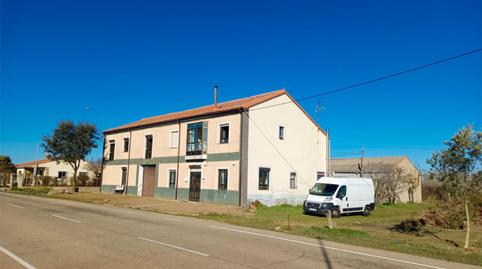 House or chalet for sale in Calle Esmeralda, 76, Villamontán de la Valduerna, León - image 2 Photo 2 of House or chalet for sale in Calle Esmeralda, 76, Villamontán de la Valduerna, León