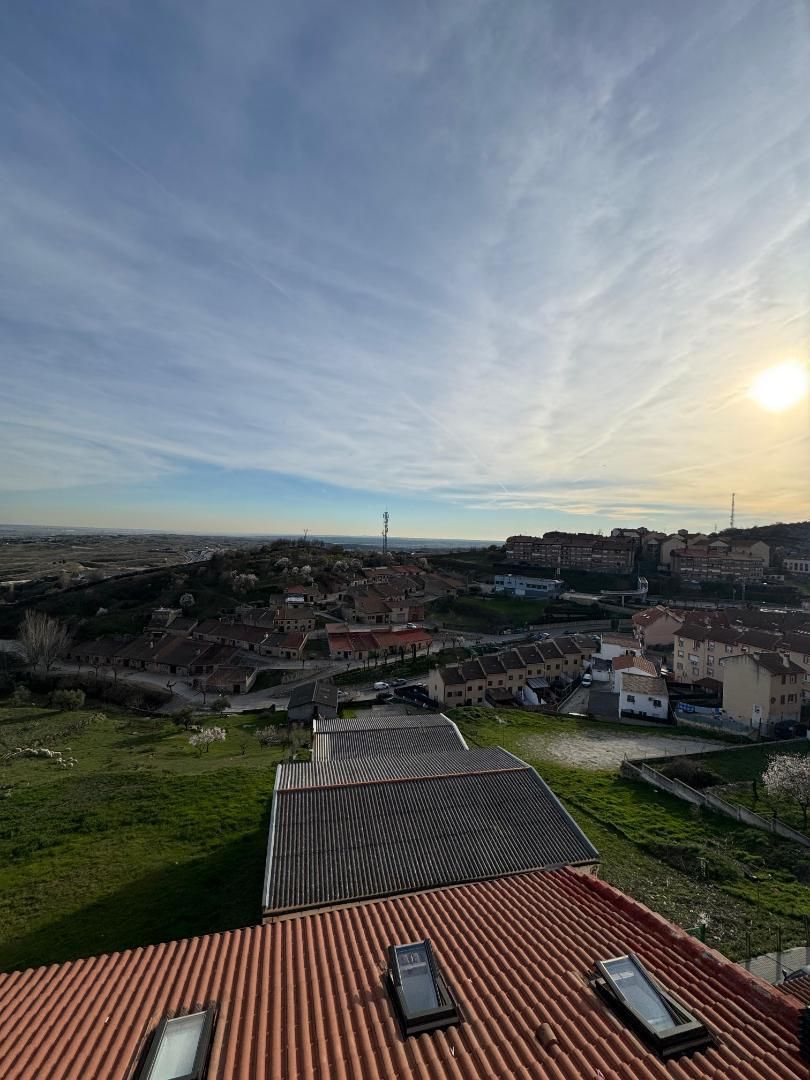 Dúplex en venta en Calle de la Cruz, 8, El Molar (Madrid) Vista exterior de Dúplex en venta en El Molar (Madrid)