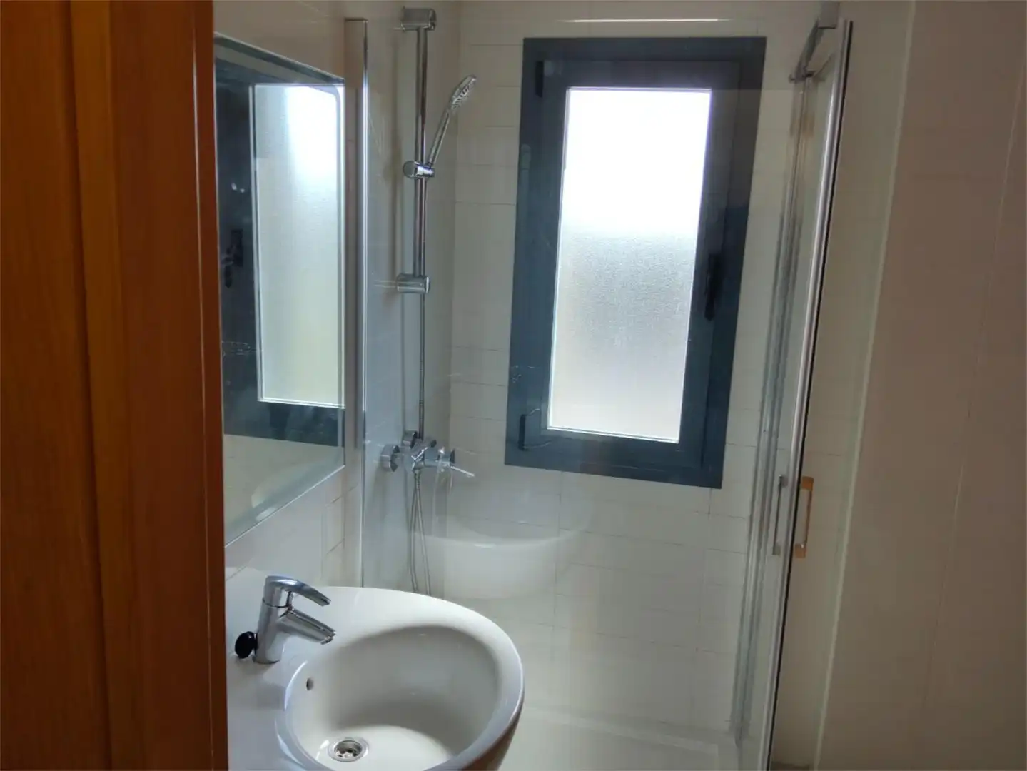 Flat for sale in Bulevar de el Ejido, 459, Plaza de la Luz Bathroom of Flat for sale in El Ejido with Air Conditioner, Heating and Private garden