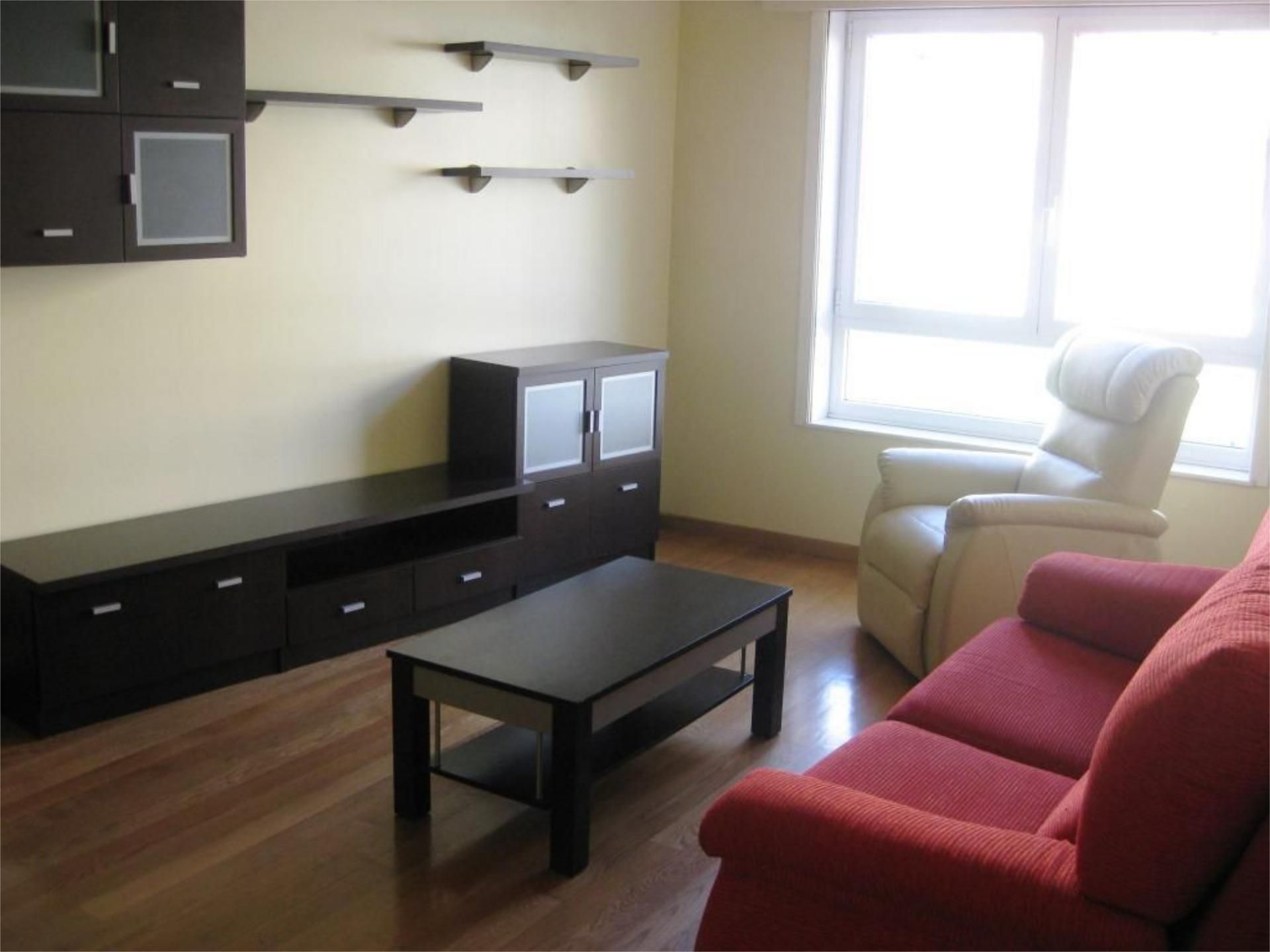Living room of Flat for rent in Santiago de Compostela   with Heating, Parquet flooring and Furnished