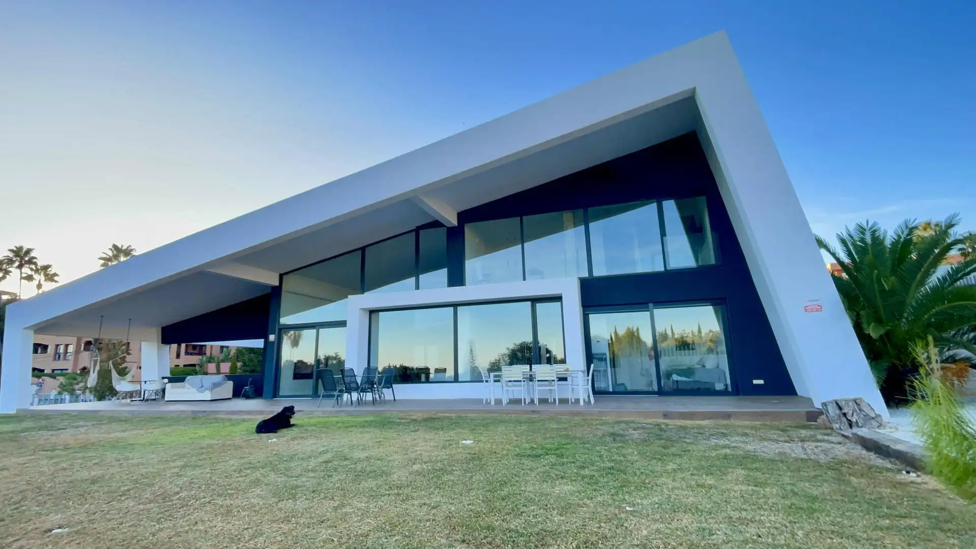 Exterior view of Houses for sale in Estepona  with Air Conditioner and Terrace