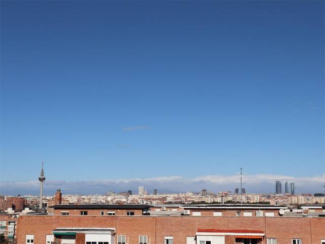 Piso en Venta en Avenida de Moratalaz, 180 en Vinateros