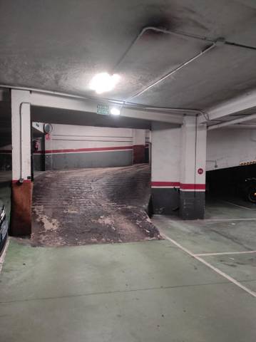 Garaje en Alquiler en Calle Esparza de Salazar, 3B en Rochapea