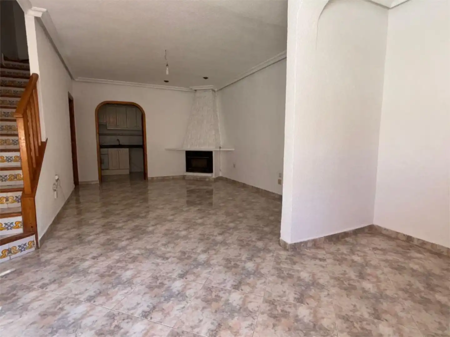 Pis en venda a Carrer del Salabre, 11, Cabo de las Huertas Sala d'estar de Pis en venda en Alicante / Alacant amb Aire condicionat, Jardí privat i Terrassa