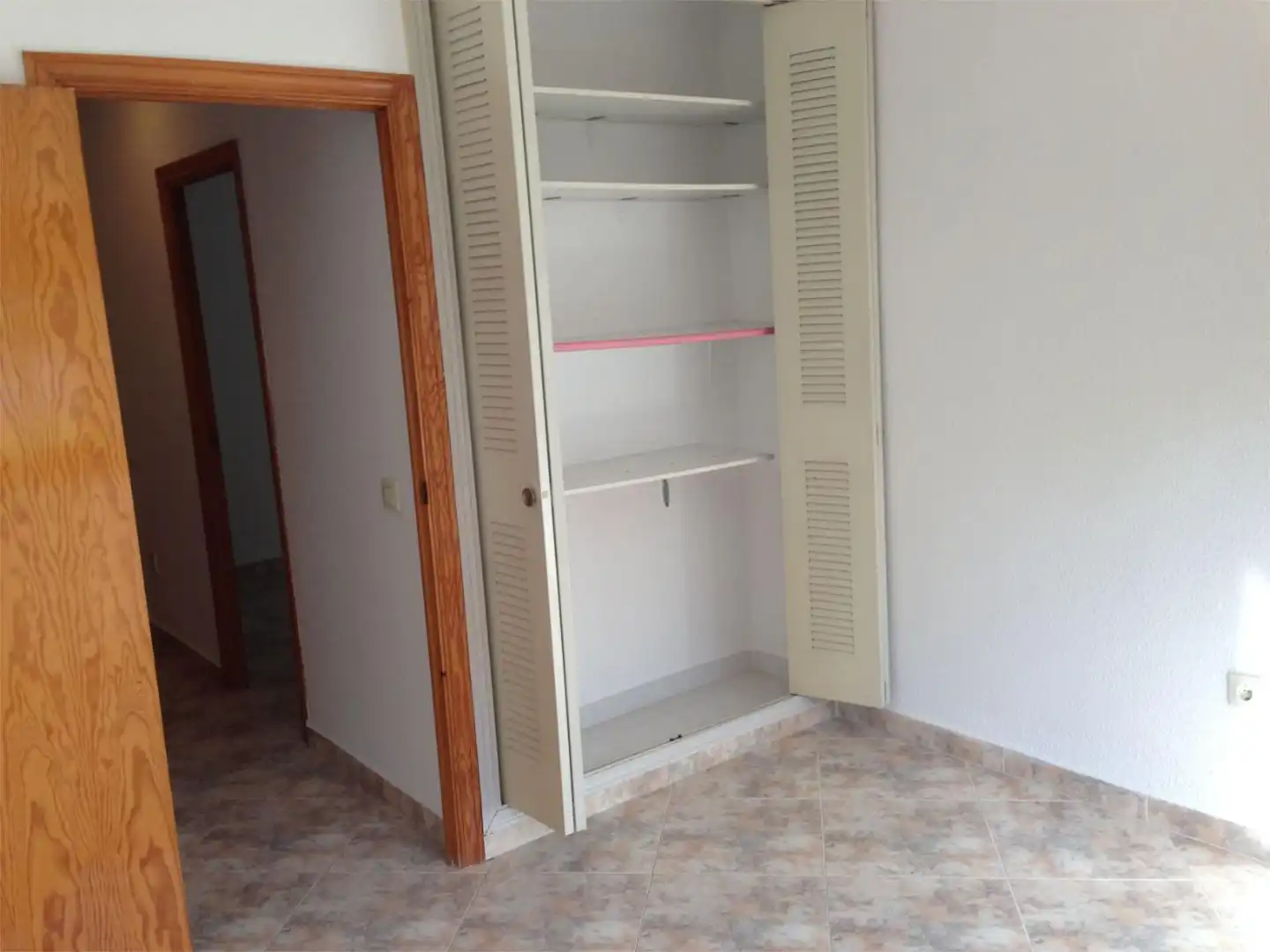 Pis en venda a Carrer del Salabre, 11, Cabo de las Huertas Dormitori de Pis en venda en Alicante / Alacant amb Aire condicionat, Jardí privat i Terrassa