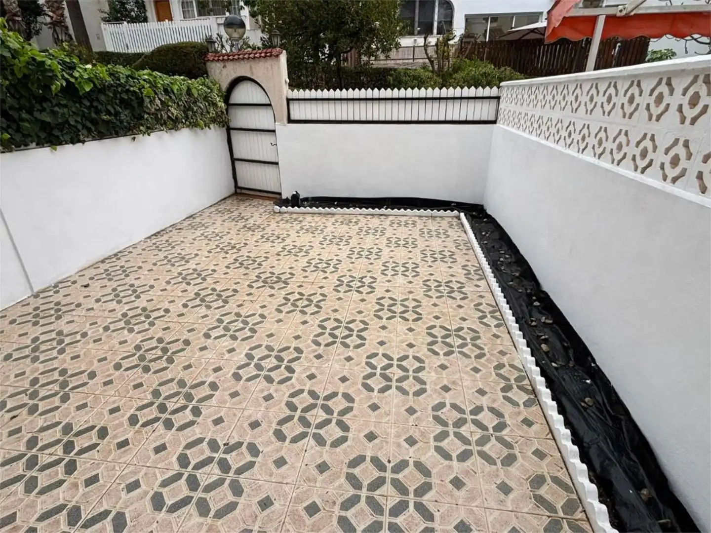 Pis en venda a Carrer del Salabre, 11, Cabo de las Huertas Jardí de Pis en venda en Alicante / Alacant amb Aire condicionat, Jardí privat i Terrassa