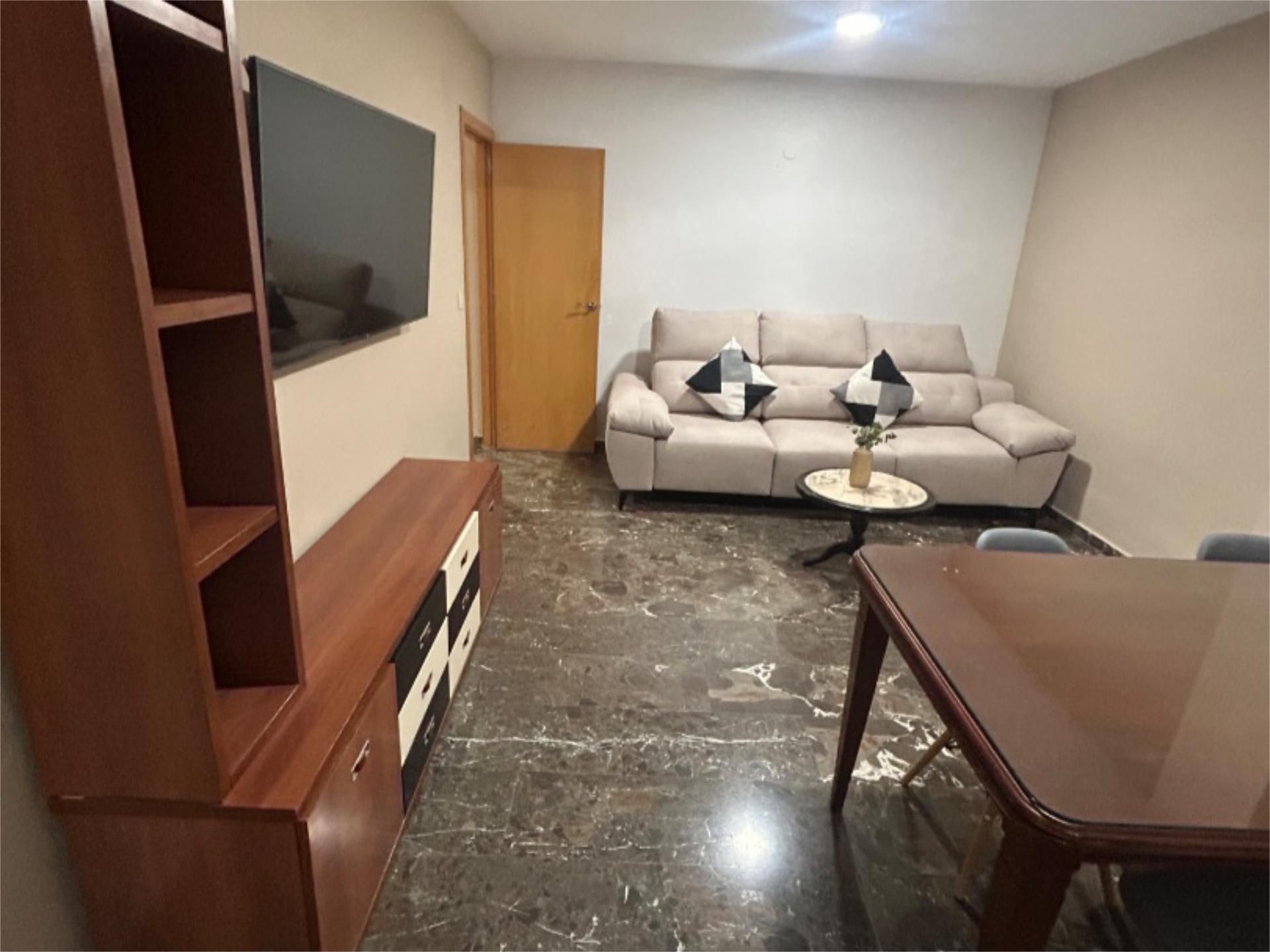 Sala d'estar de Pis de lloguer en  Jaén Capital amb Aire condicionat, Terrassa i Moblat