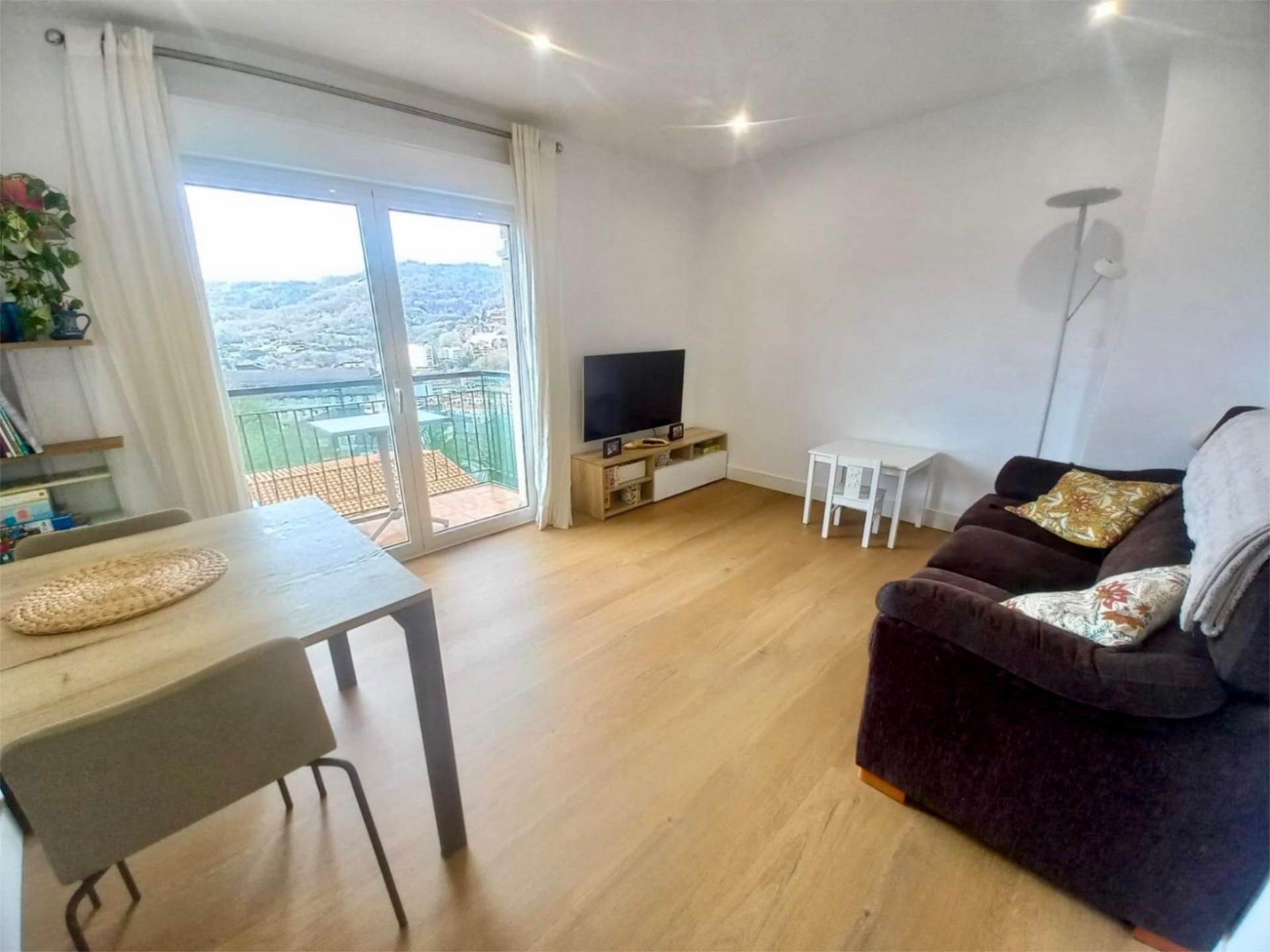 Sala de estar de Piso en venta en Donostia - San Sebastián  con Balcón