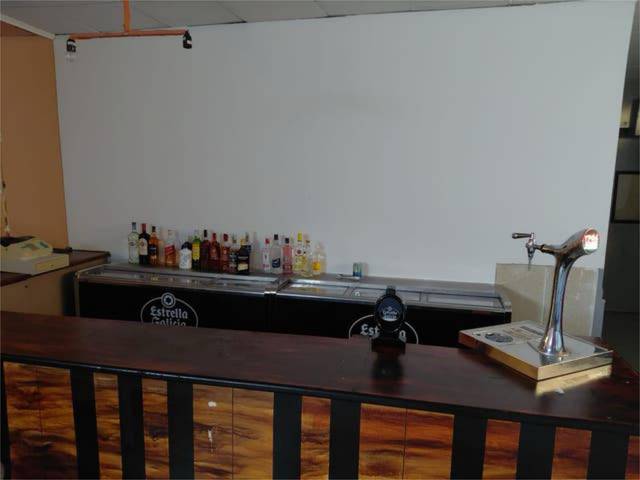 Local comercial en Alquiler en Mos