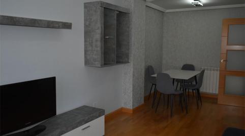 Foto 2 de Piso de alquiler en Calle Los Campos Góticos, 12, La Lastra, León Capital