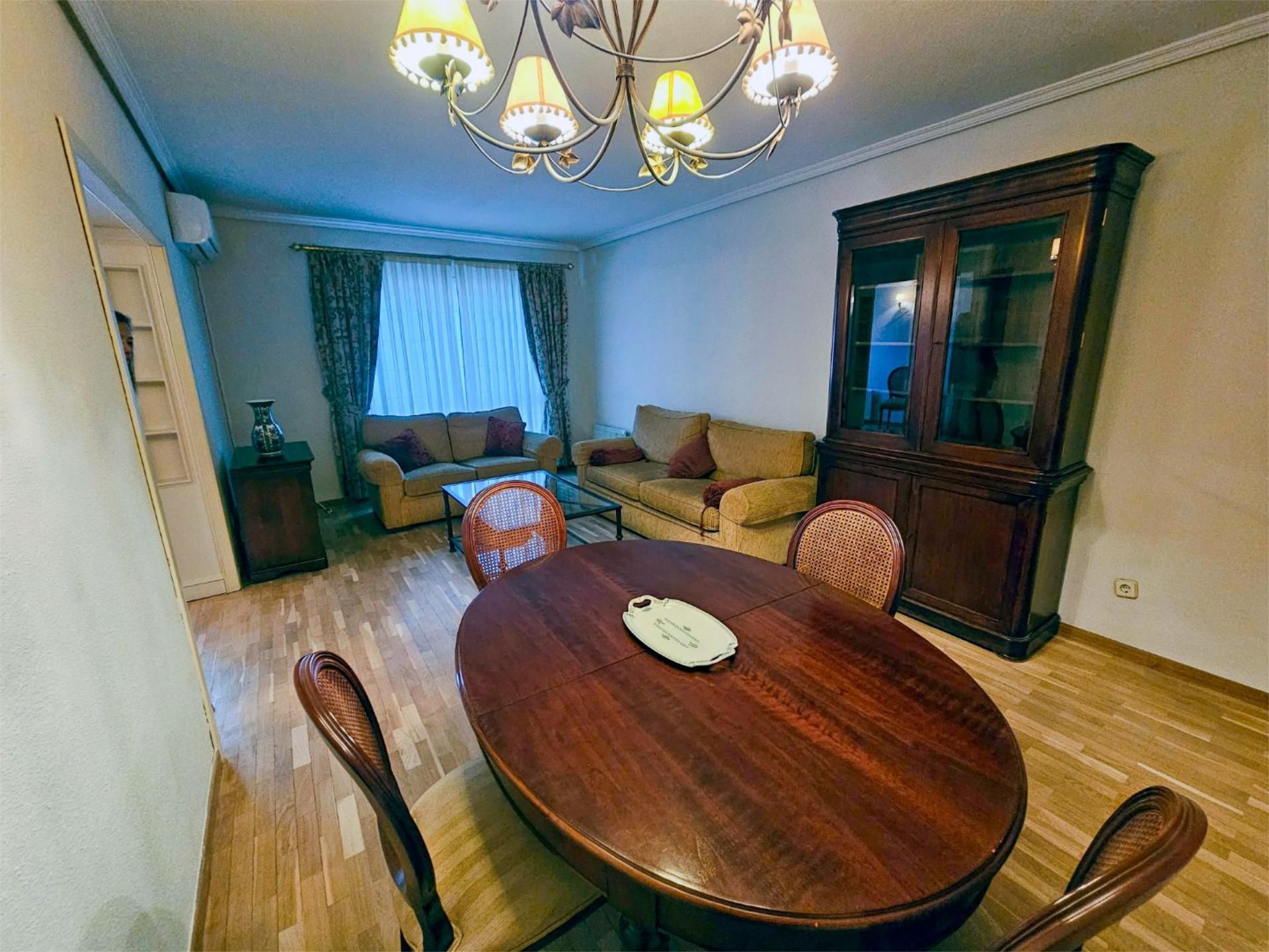 Menjador de Pis de lloguer en  Madrid Capital amb Aire condicionat, Calefacció i Parquet