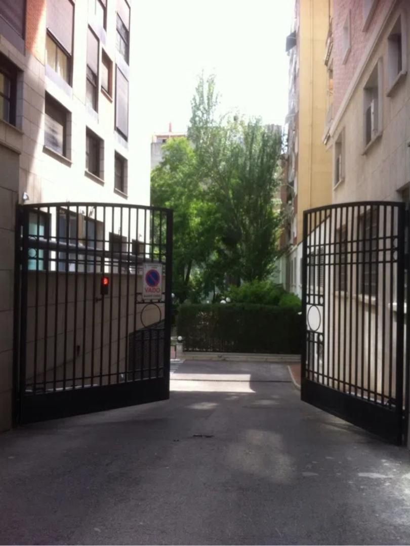 Exterior view of Garage for rent in  Madrid Capital