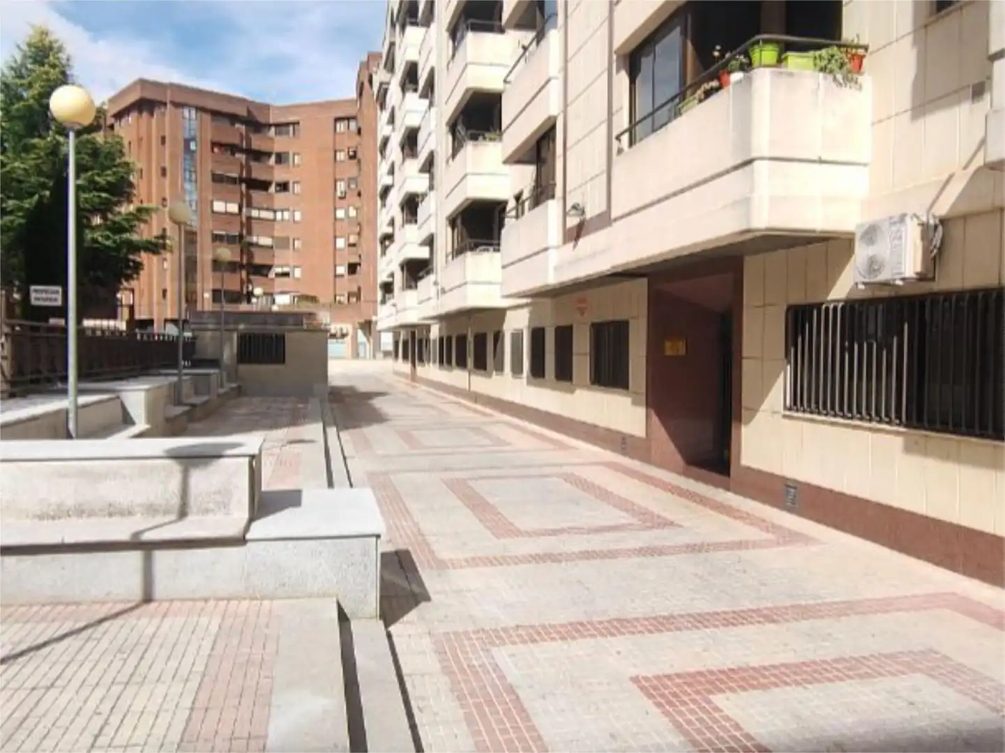 Vista exterior de Piso en venta en Salamanca Capital con Balcón