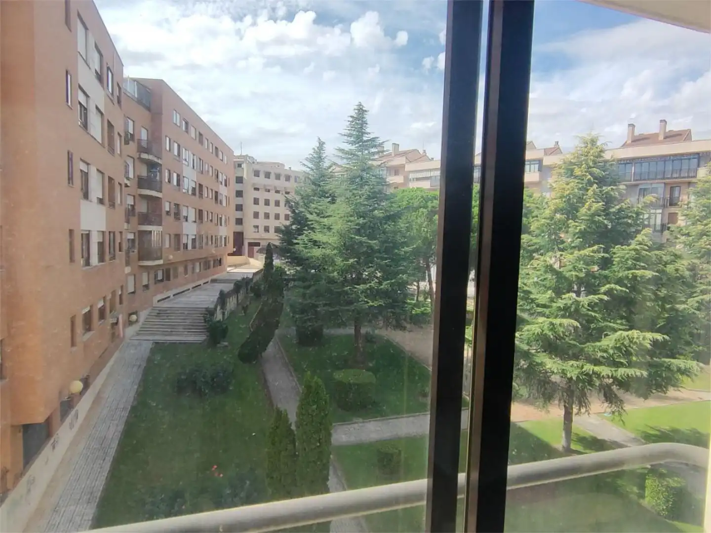 Vista exterior de Piso en venta en Salamanca Capital con Balcón