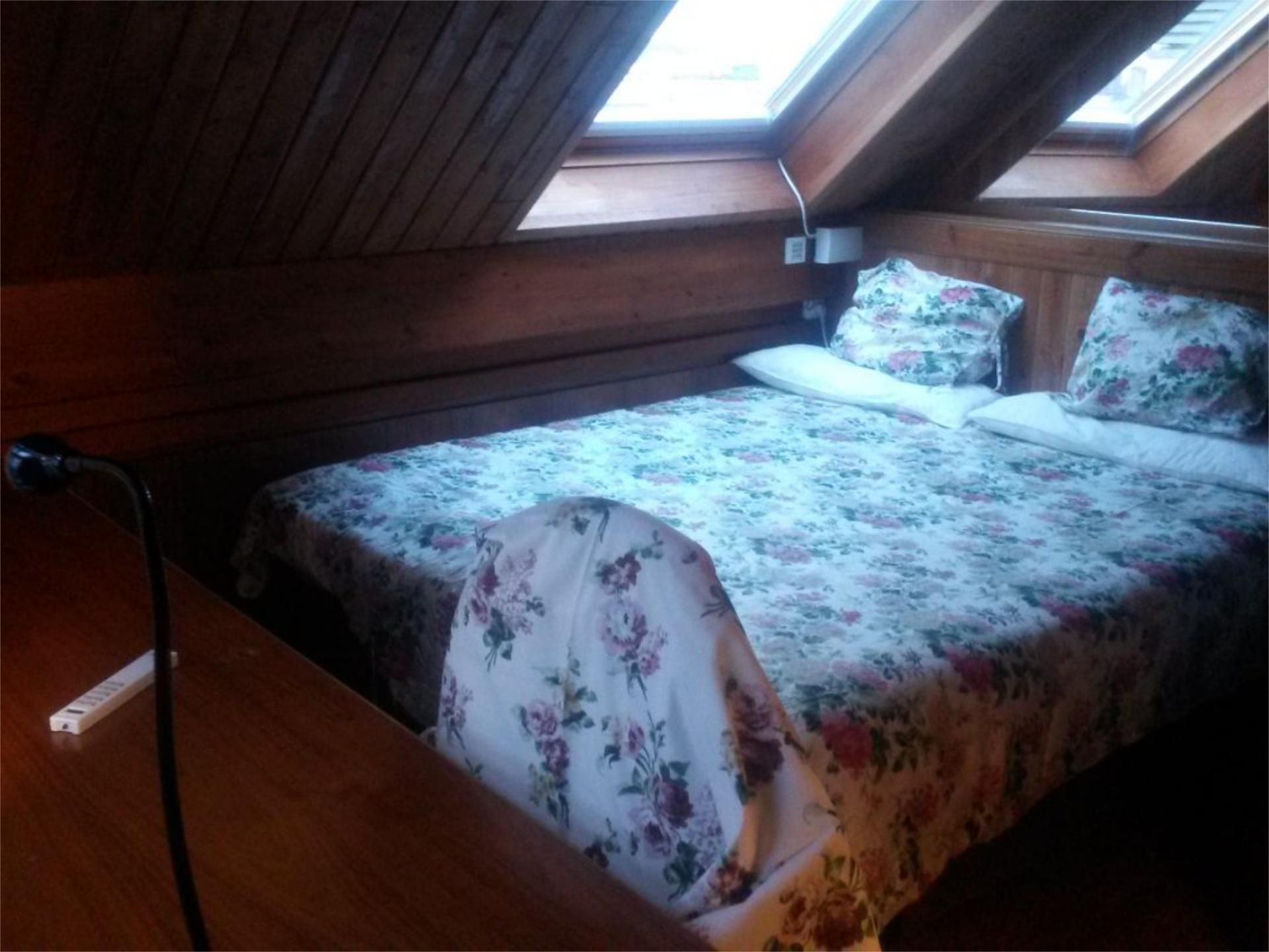 Habitación de Ático para compartir en Valladolid Capital con Aire acondicionado, Calefacción y Jardín privado