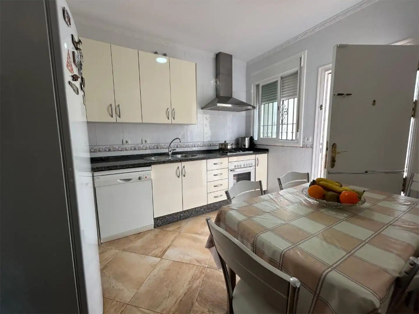 Houses for sale in Calle Seroncillo, 24, La Laguna Kitchen of Houses for sale in Chipiona with Air Conditioner, Terrace and Balcony