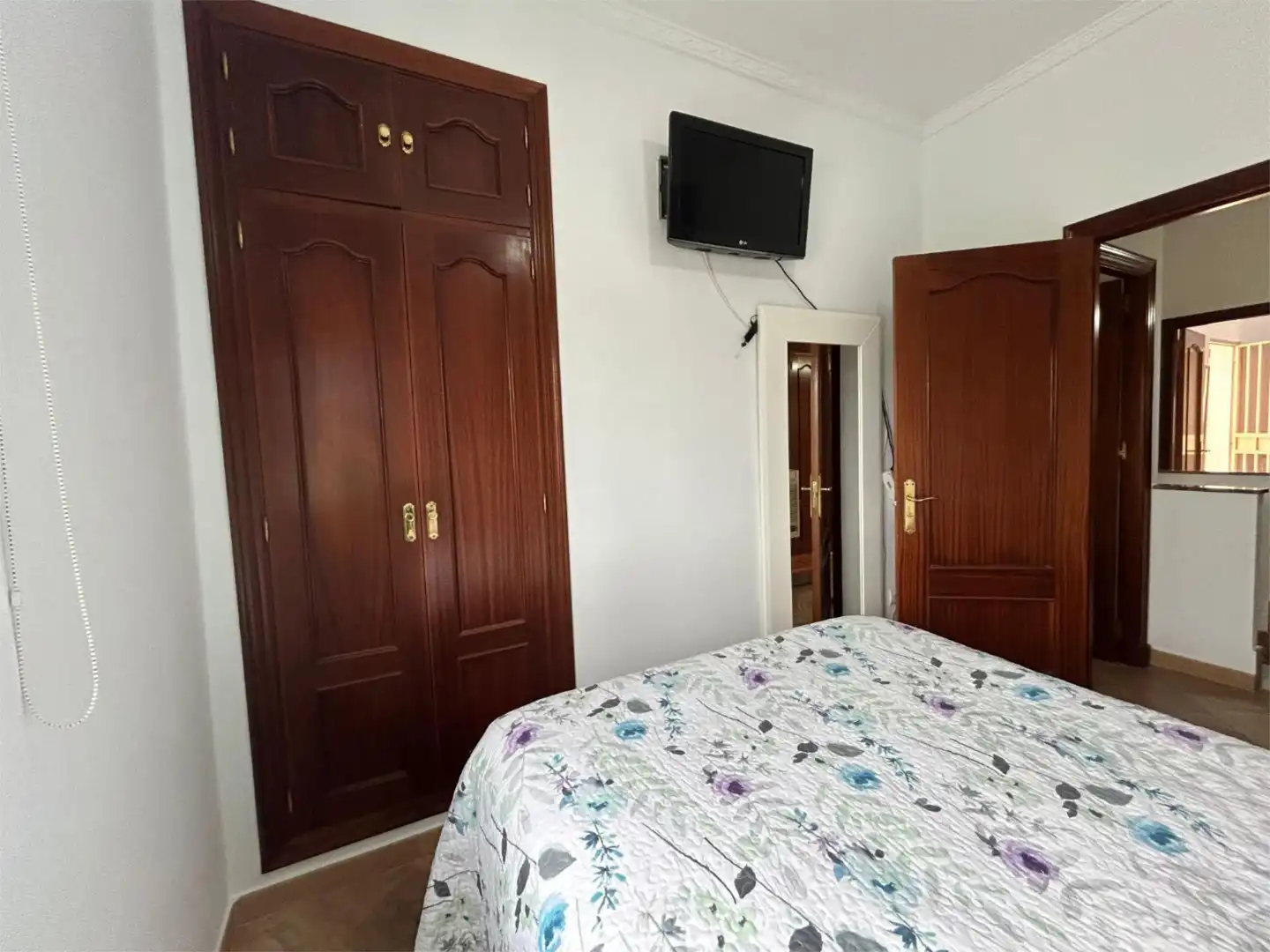 Houses for sale in Calle Seroncillo, 24, La Laguna Bedroom of Houses for sale in Chipiona with Air Conditioner, Terrace and Balcony