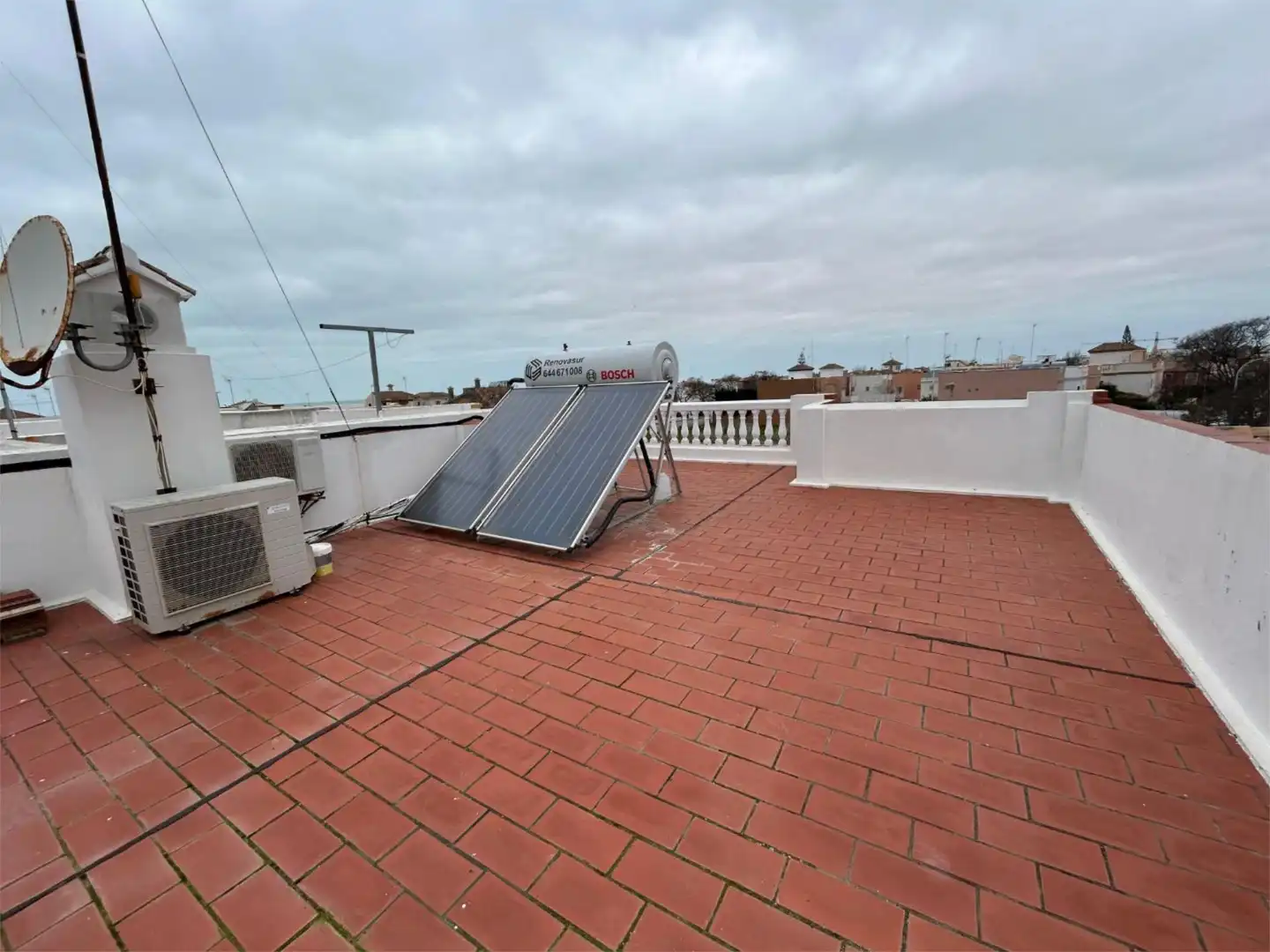 Houses for sale in Calle Seroncillo, 24, La Laguna Terrace of Houses for sale in Chipiona with Air Conditioner, Terrace and Balcony