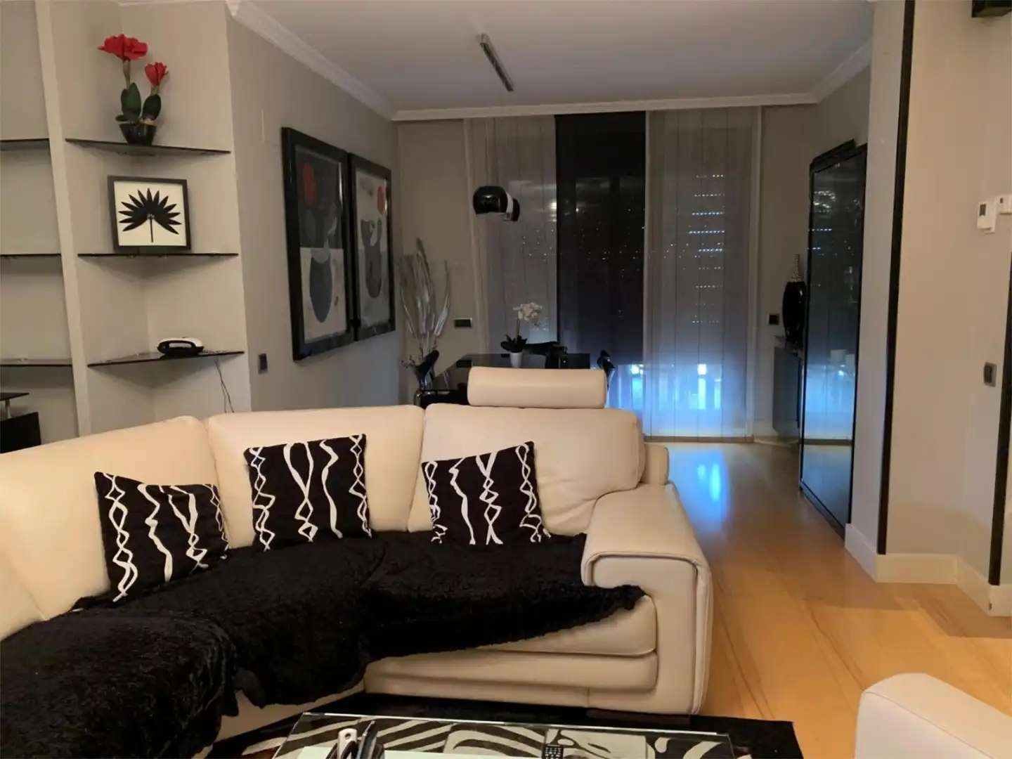 Dachboden zum Verkauf in Calle Francisco Tomás y Valiente, 5, Viñas Viejas Wohnzimmer von Dachboden zum Verkauf in Boadilla del Monte mit Klimaanlage, Terrasse und Schwimmbad