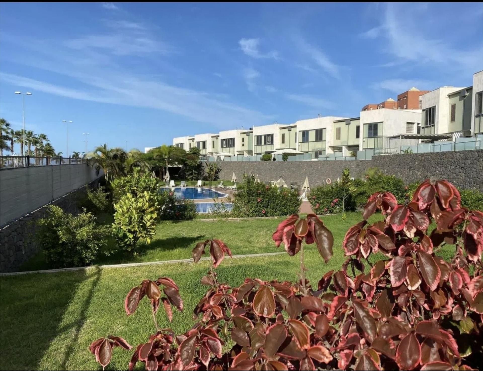 Außenansicht von Wohnung zur Miete in Las Palmas de Gran Canaria mit Schwimmbad